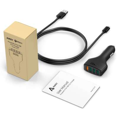 Aukey CC-T9  Quick Charge 3.0 Autolader met 4 USB poorten - Zwart